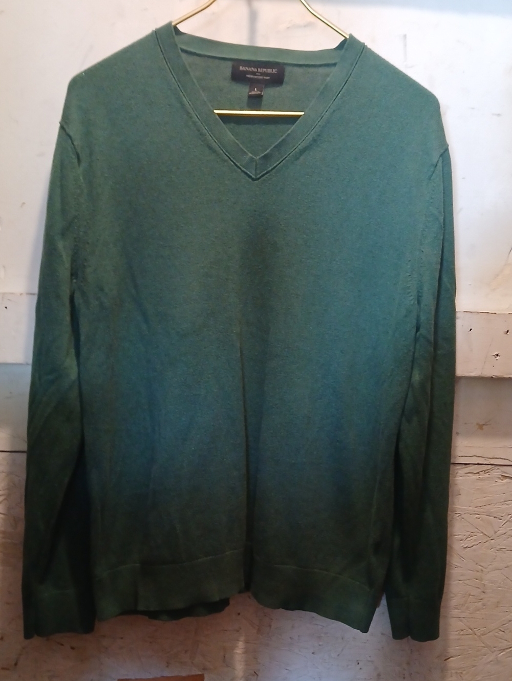Banana Republic Men's V-Neck Sweater in Forest Green Size Large Premium Luxe Yrn